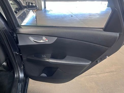 Used 2023 Kia Forte LXS w/ LXS Technology Package image 15