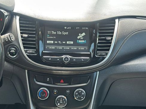 Used 2017 Chevrolet Trax LT w/ LT Convenience Package image 23