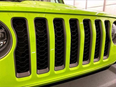 Used 2021 Jeep Gladiator Rubicon w/ Dual Top Group AWD/4WD image 29