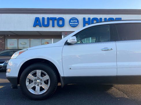 Used 2010 Chevrolet Traverse LT w/ Personal Connectivity Package image 36