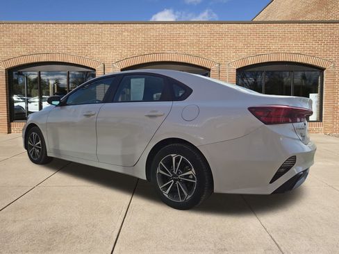 Used 2023 Kia Forte LXS image 6