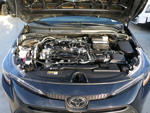 Used 2025 Toyota Corolla LE image 26