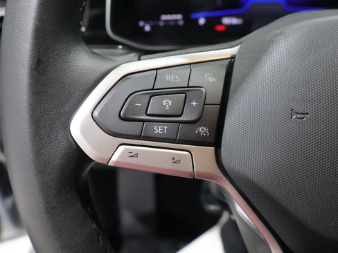 Used 2025 Volkswagen Jetta SE FWD image 37
