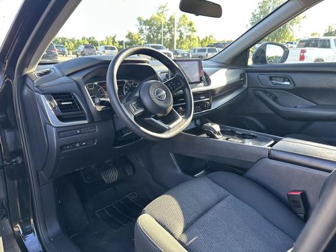 Used 2024 Nissan Rogue SV FWD image 19
