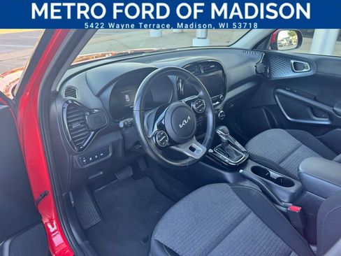 Used 2023 Kia Soul EX image 9