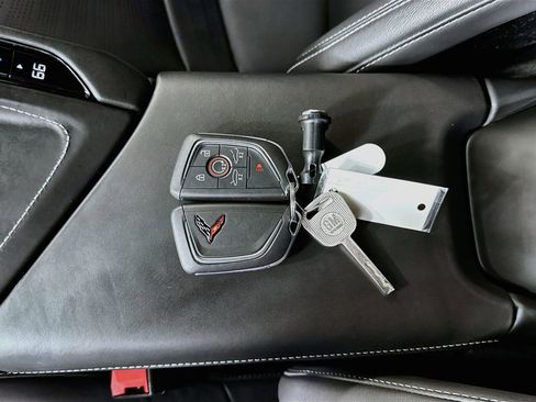 Used 2022 Chevrolet Corvette Stingray Premium Cpe w/ Z51 Performance Package RWD image 32