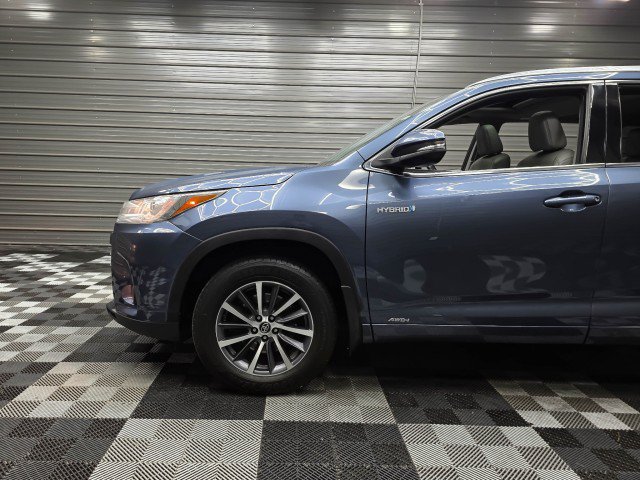 Used 2017 Toyota Highlander XLE AWD/4WD image 45
