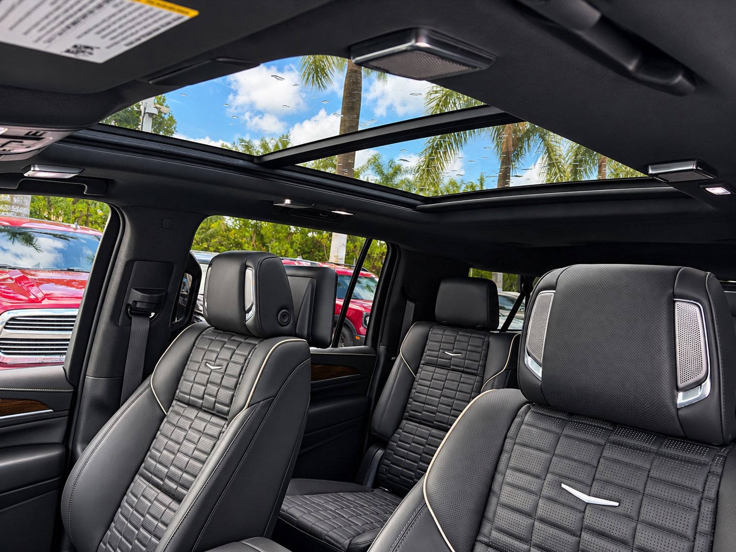 Certified 2022 Cadillac Escalade ESV Premium Luxury Platinum AWD/4WD image 12