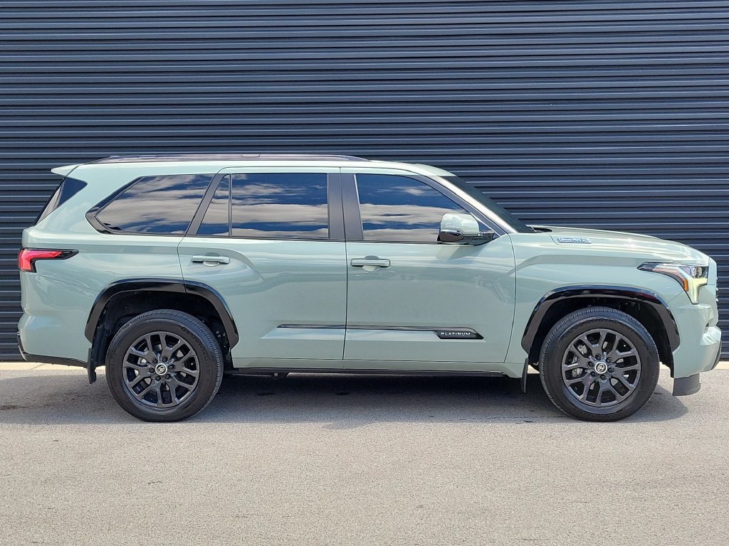 Used 2024 Toyota Sequoia Platinum AWD/4WD image 8