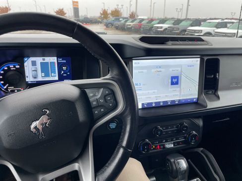 Used 2022 Ford Bronco Outer Banks image 17