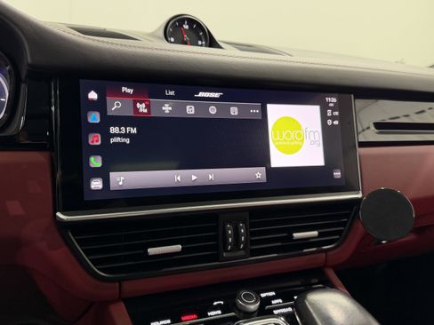 Certified 2022 Porsche Cayenne S image 42