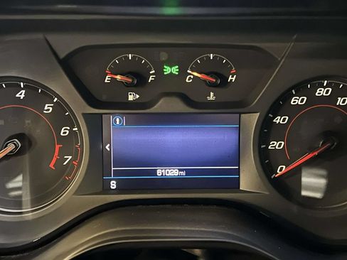 Used 2022 Chevrolet Camaro LT RWD image 17