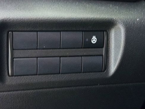 Used 2023 Nissan Kicks SR w/ SR Premium Package image 11