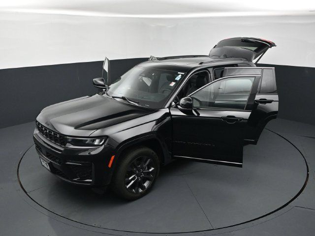 Used 2026 Jeep Grand Cherokee Limited AWD/4WD image 26