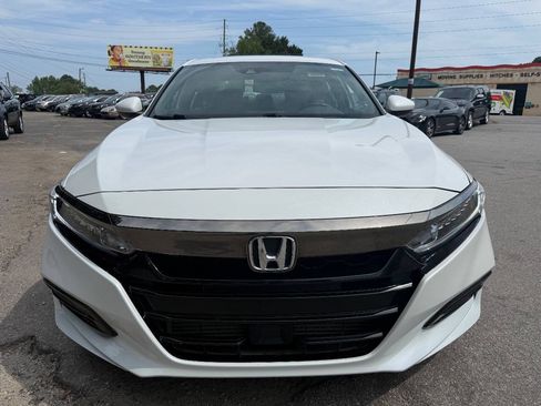 Used 2018 Honda Accord Sport image 2