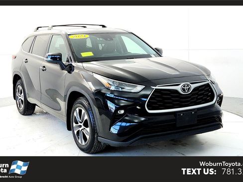 Certified 2024 Toyota Highlander XLE image 1