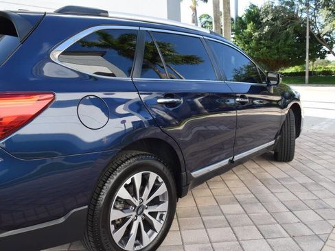 Used 2018 Subaru Outback 3.6R Touring AWD/4WD image 24