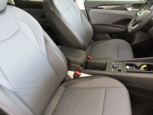 New 2026 Volkswagen Tiguan SE AWD/4WD image 26