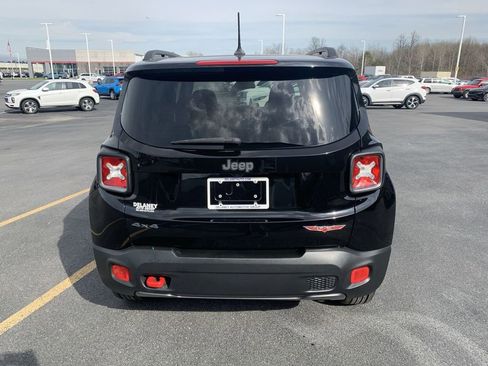 Used 2016 Jeep Renegade Trailhawk image 7