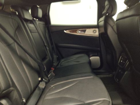 Used 2017 Lincoln MKX Reserve w/ Luxury Package image 19