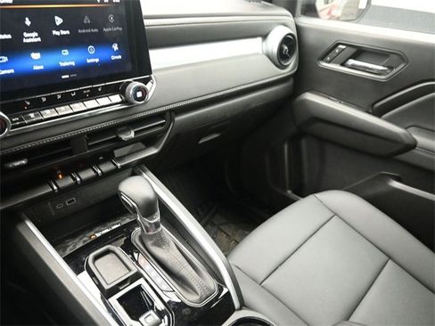Used 2024 Chevrolet Colorado LT w/ LT Convenience Package III image 28