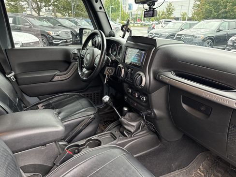 Used 2014 Jeep Wrangler Unlimited Sport w/ Quick Order Package 23S AWD/4WD image 12
