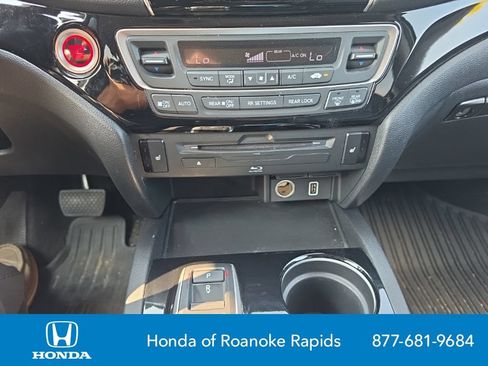 Used 2019 Honda Pilot Touring image 15