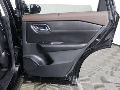 Used 2021 Nissan Rogue Platinum AWD/4WD image 30