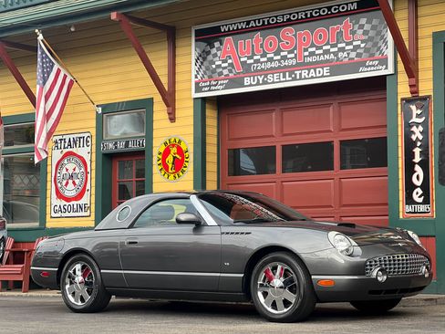 Used 2003 Ford Thunderbird Deluxe image 3