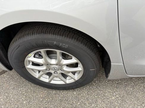 New 2026 Chrysler Pacifica Select image 9