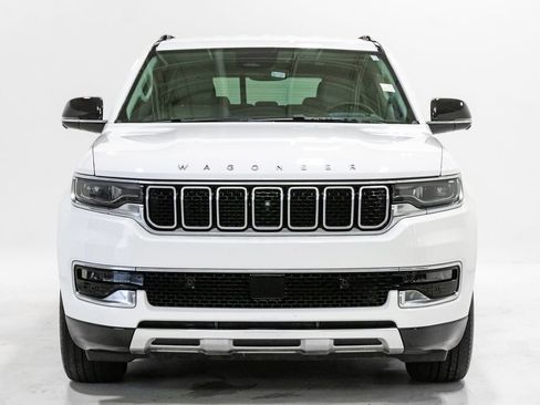 Used 2023 Jeep Wagoneer L Series III w/ Convenience Group I AWD/4WD image 5