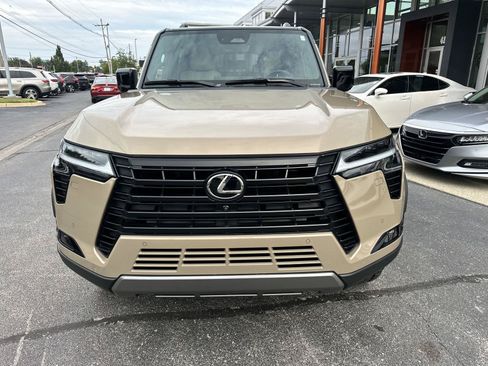 Used 2025 Lexus GX 550 AWD/4WD image 6