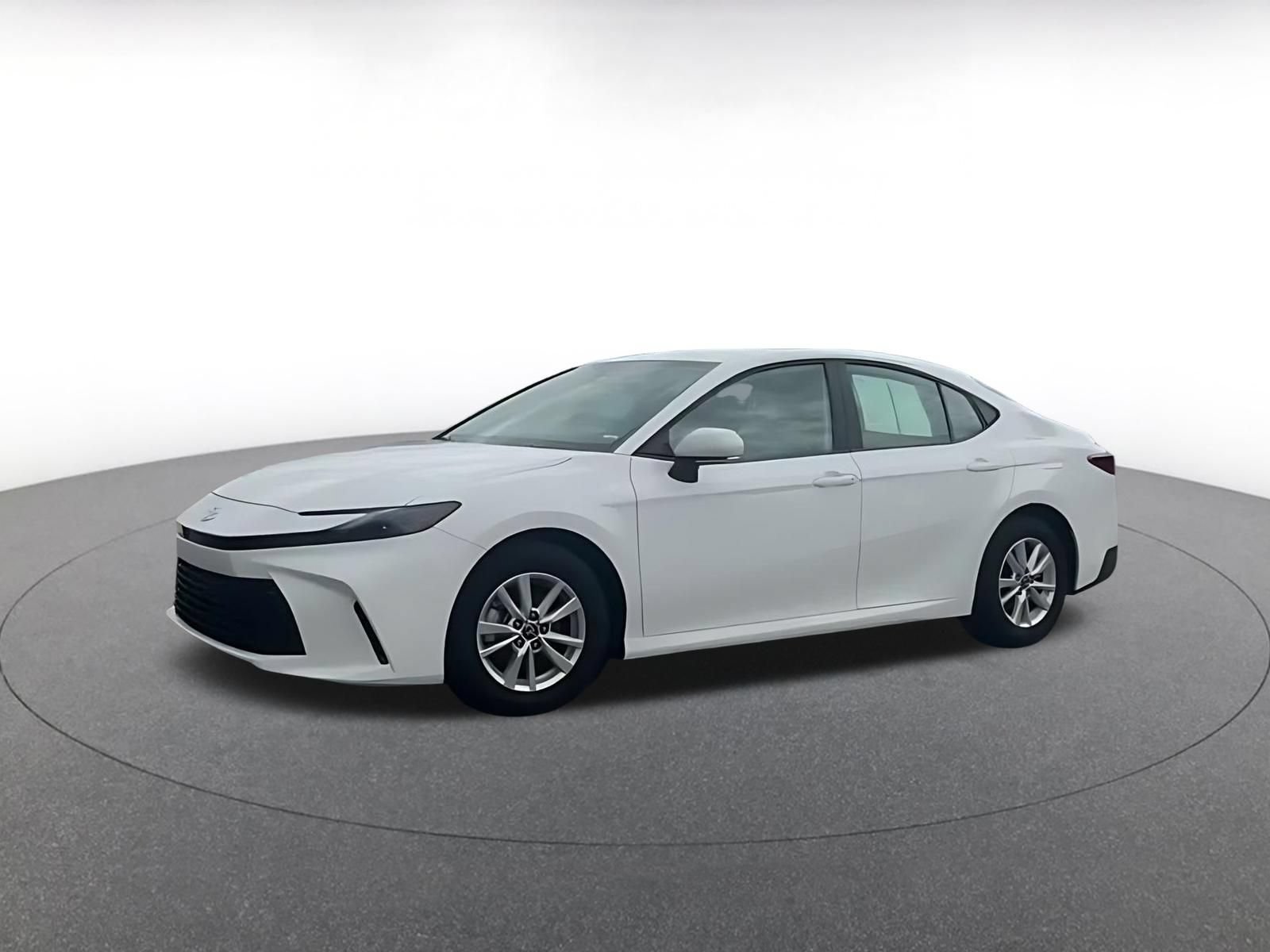 Used 2025 Toyota Camry LE FWD image 7