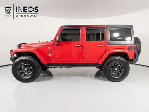Used 2015 Jeep Wrangler Unlimited Sport AWD/4WD image 2