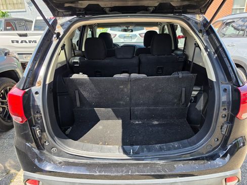 Used 2018 Mitsubishi Outlander SE FWD image 8