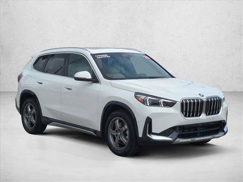 Used 2025 BMW X1 xDrive28i image 3