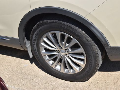 Used 2018 Lincoln MKX Select w/ Select Plus Package FWD image 10