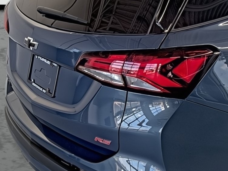 Certified 2024 Chevrolet Equinox RS FWD image 15