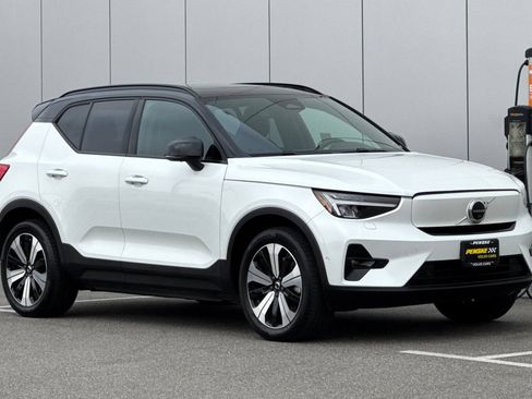 Used 2023 Volvo XC40 Recharge Plus AWD/4WD image 7