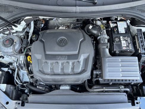 Used 2024 Volkswagen Tiguan SE AWD/4WD image 10