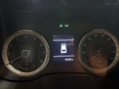 Used 2022 Hyundai Venue Limited image 16