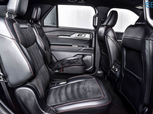 Used 2025 Ford Explorer ST w/ Sun And Sound Package image 21