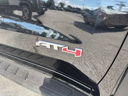 Used 2024 GMC Sierra 1500 AT4 w/ Technology Package AWD/4WD image 11