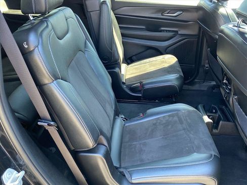 Used 2023 Jeep Grand Cherokee L Laredo AWD/4WD image 25