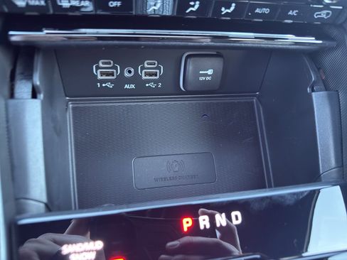 New 2025 Jeep Grand Cherokee Limited w/ Luxury Tech Group II image 11