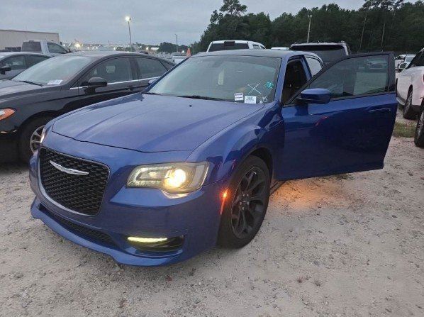 Used 2019 Chrysler 300 S w/ S Model Appearance Package RWD image 2