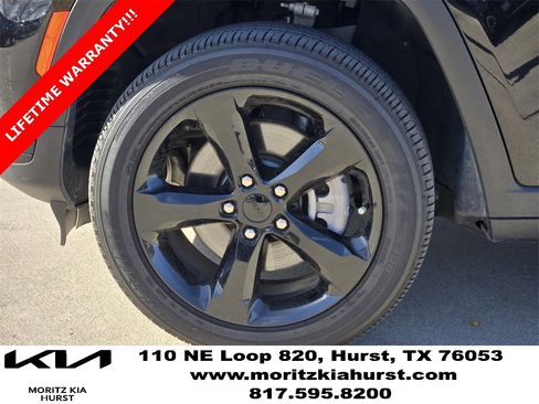 Used 2025 Jeep Grand Cherokee L Laredo image 17