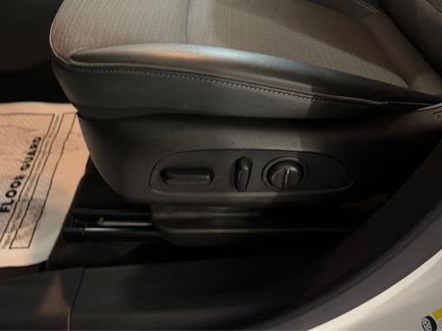 Used 2023 Buick Encore GX Preferred w/ Cold Weather Comfort Package FWD image 18