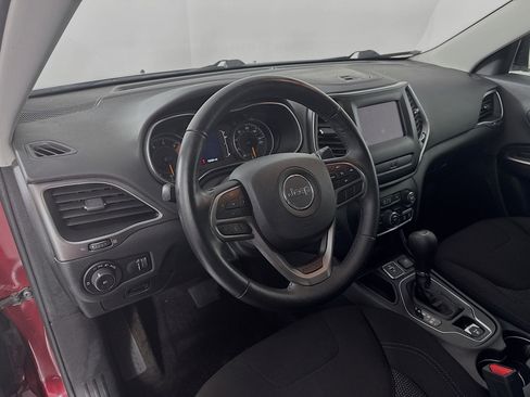 Used 2019 Jeep Cherokee Latitude w/ Cold Weather Group image 9