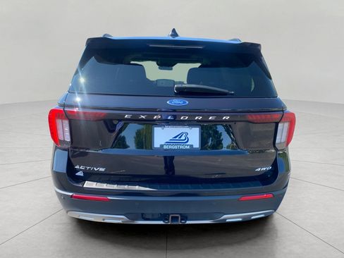 Certified 2025 Ford Explorer Active w/ Active Comfort Package AWD/4WD image 9